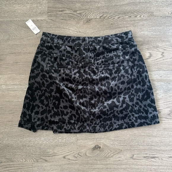 Anthropologie Pilcro Corduroy Mini Skirt Size 16 - Black/Gray Animal Print - NWT - Picture 5 of 13